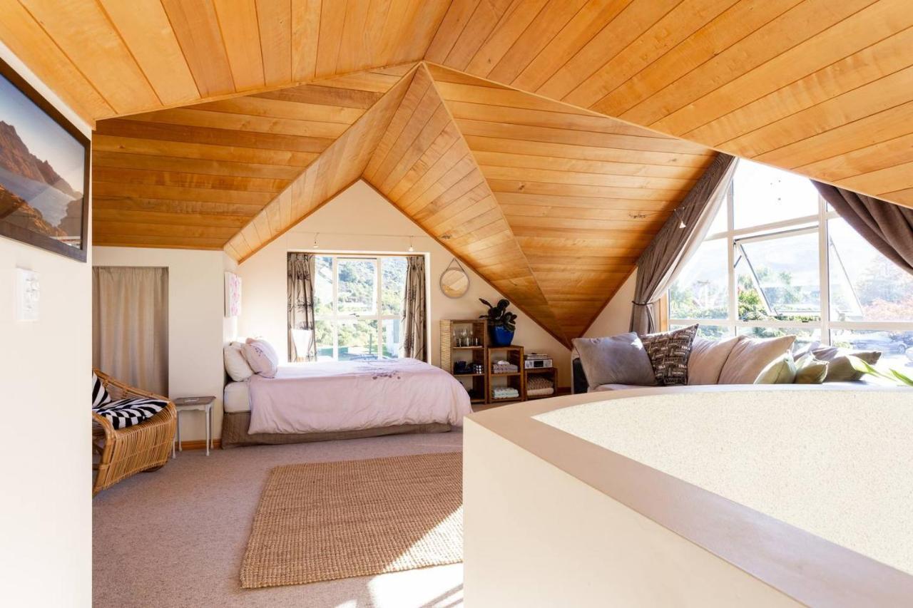 Riverside Retreat Hotel Куийнстаун Екстериор снимка
